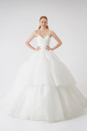 Elegant Organza Sweetheart Ball Gown Wedding Dress