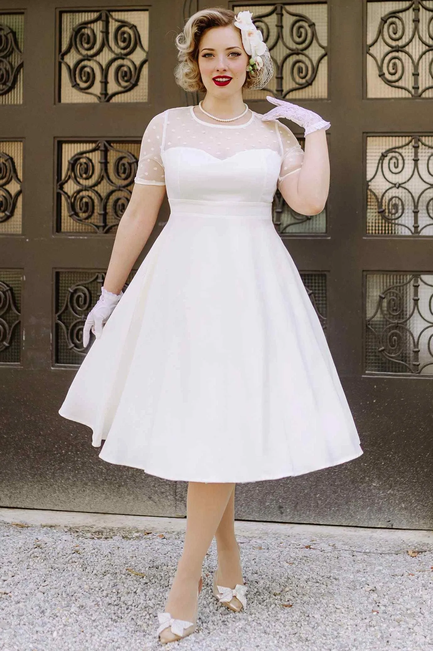 Elizabeth II Short Sleeved Polka Dot Mesh Wedding Dress